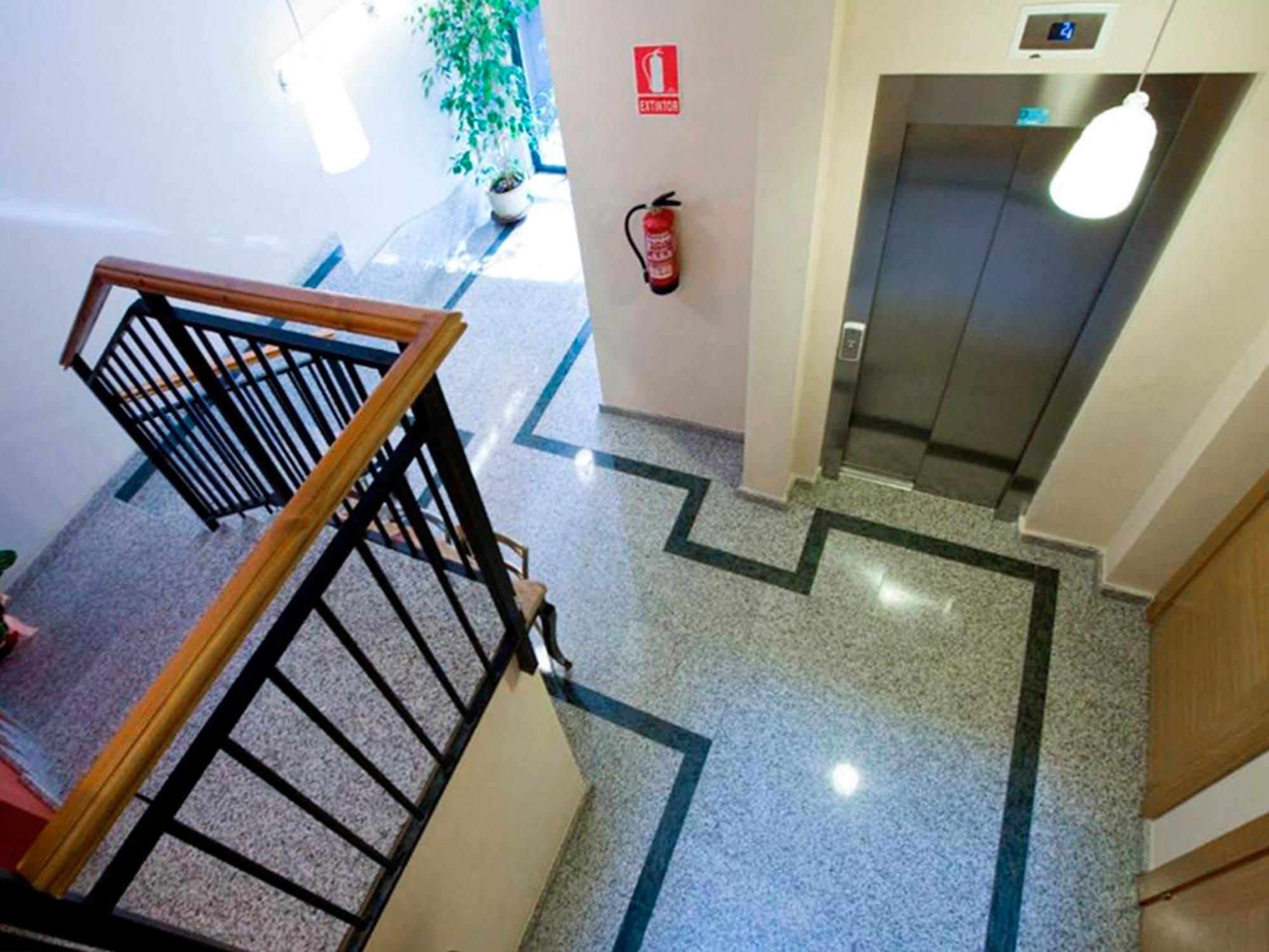Apartamentos Senorio De Haro 3000 Exterior photo
